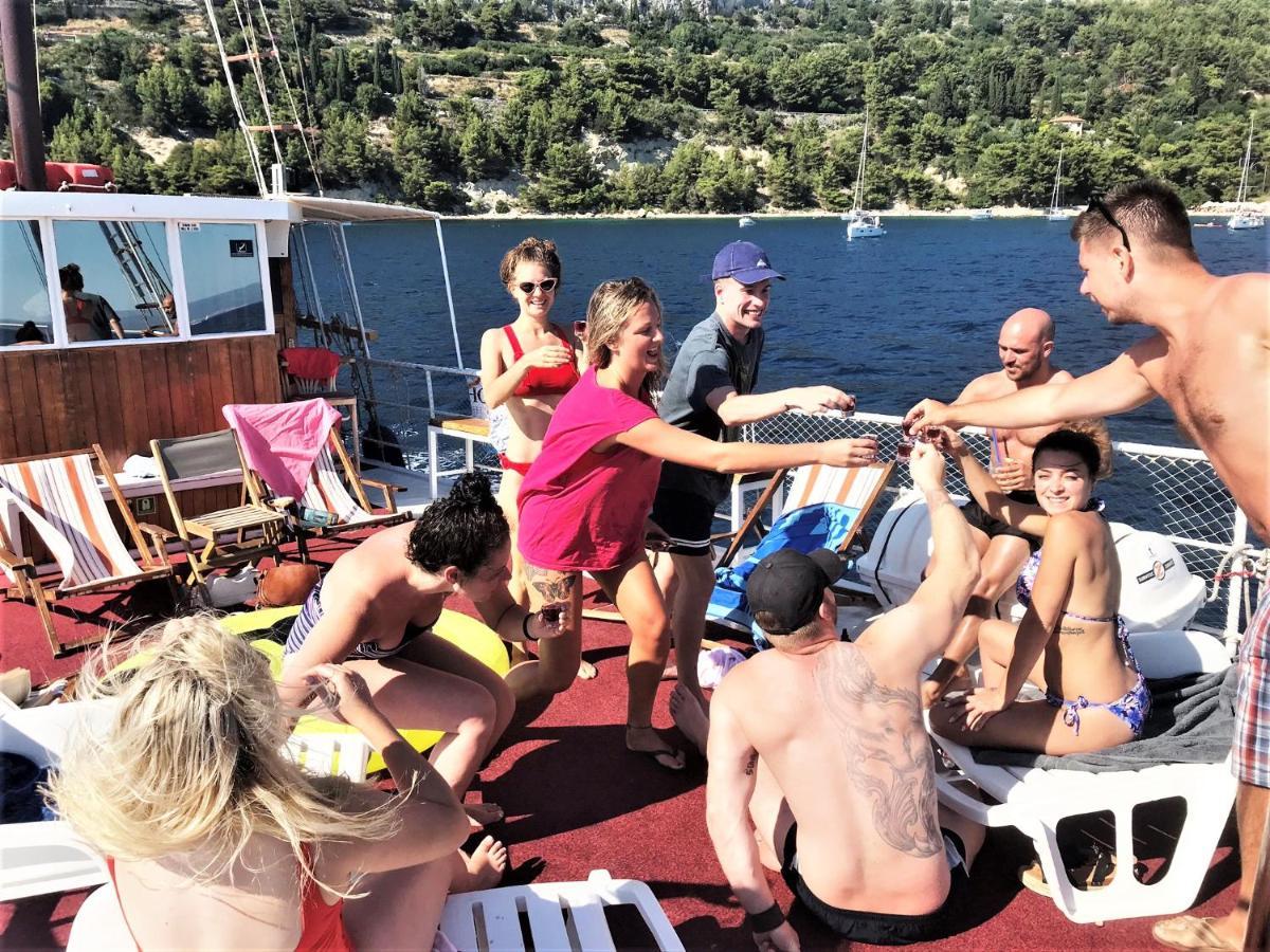 Rhythm Floating Hostel - Задар Экстерьер фото